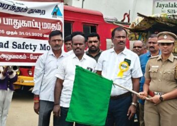 சிறுமுகையில் 1000-க்கும் மேற்பட்டோர் பங்கேற்ற பிரம்மாண்ட சாலை பாதுகாப்பு பேரணி  