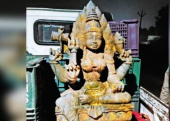 சூலூர் அருகே 4 அடி உயர அம்மன் சிலையை புதரில் வீசிவிட்டு தப்பியோடிய மர்ம நபர்கள் – போலீசார் தீவிர விசாரணை!