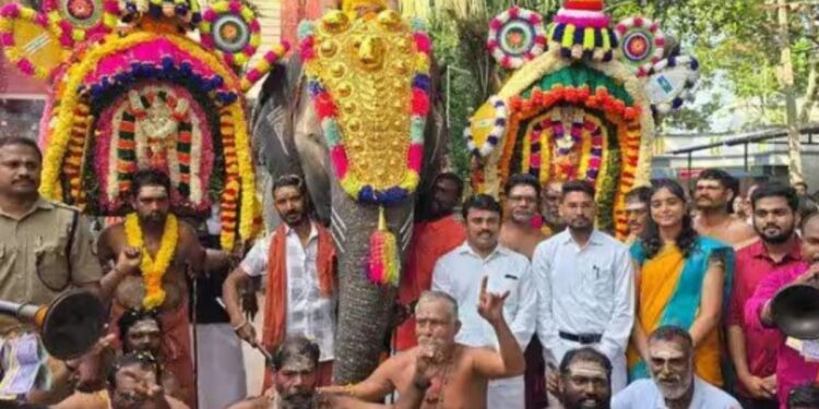 தக்கலையில் மன்னர் காலத்து மரபு போலீஸ் மற்றும் பொதுப்பணித்துறையினர் காவடி எடுத்து வழிபாடு