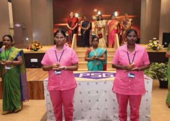 கோவையில் பிஎஸ்ஜி செவிலியக் கல்லூரியின் 32-வது விளக்கு ஏற்றும் விழா: பத்மஸ்ரீ சாந்தி தெரசா லக்ரா அறிவுரை.