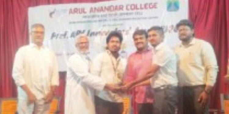 “புத்தாக்கச் சிந்தனைகளின் சங்கமம்”: கருமாத்தூர் மெகா ஹாக்கத்தானில் 70 அணிகள் மோதல்!