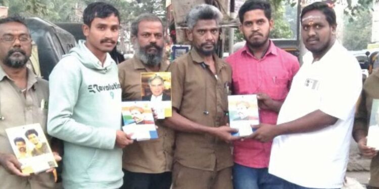 சமூக மாற்றத்தை ஏற்படுத்திய தலைவர்களின் நினைவைப் போற்றும் வகையில் ஓட்டுநர்களுக்கு காலண்டர்