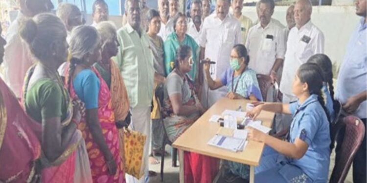 நத்தத்தில் அதிமுக சார்பில் பிரம்மாண்ட இலவச கண் சிகிச்சை முகாம் முன்னாள் அமைச்சர் நத்தம் விசுவநாதன் ஏற்பாடு!
