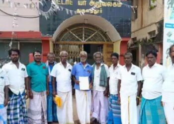 சடையனேரியில் பொதுப்பாதை ஆக்கிரமிப்பால் ஆம்புலன்ஸ் செல்ல முடியாத அவலம்