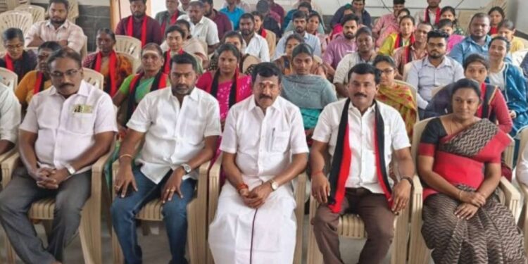 ஈரோட்டில் தோப்பு வெங்கடாச்சலம் முன்னிலையில் பாஜக நிர்வாகிகள் இளைஞர்கள் திமுகவில் இணைவு!