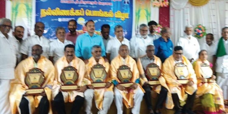 புதுக்கோட்டையில் மனிதநேயம் மற்றும் நல்லிணக்க நாயகர் விருதுகளை எம்.எல்.ஏ முத்துராஜா வழங்கினார்