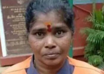 நேர்மையின் சிகரம் பத்மாவுக்கு அஞ்சல் தலை கௌரவம்… 45 பவுன் நகையைத் தந்த தூய்மைத் தாய்க்கு குவிந்தது ரூ.15 லட்சம் காப்பீடு!