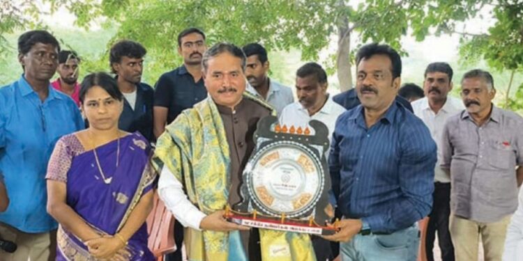 முதியோர் இல்லத்தில் பொங்கல் விழா: நீதிபதி முன்னிலையில் நல உதவிகள் வழங்கிய ஸ்டார்குரு பவுண்டேஷன் மற்றும் நடிகர்கள் சங்கம்