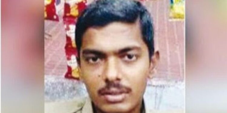 ஆன்லைன் சூதாட்ட போதையால் கொள்ளையனாக மாறிய போலீஸ்காரர்  கைரேகையால் சிக்கிய பின்னணி!