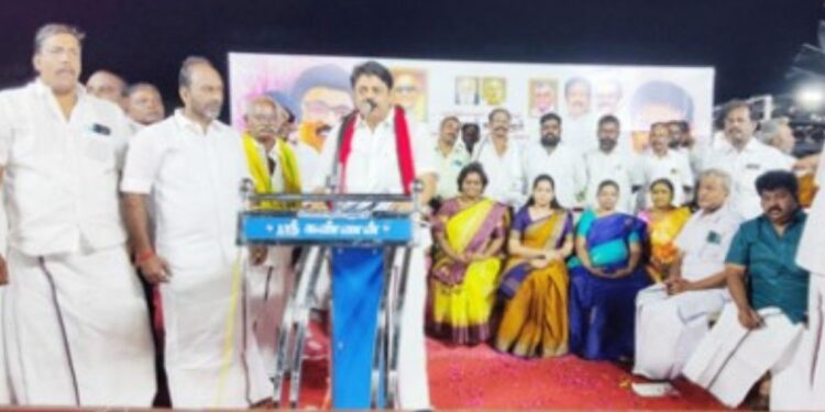 4 ஆயிரம் குடும்பங்களுக்கு நலத்திட்ட உதவிகளை வழங்கிச் சாதனை படைத்த சேடபட்டி மு.மணிமாறன்!