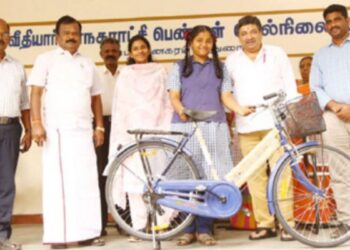 மதுரையில் அரசு பள்ளி மாணவர்களுக்கு விலையில்லா மிதிவண்டிகள் பி.டி.ஆர். பழனிவேல் தியாகராஜன் தொடங்கி வைத்தார்!