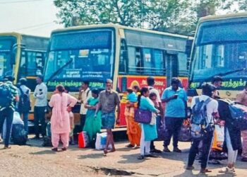 மதுரை – சென்னை ஆம்னி பேருந்துகளில் ரூ.6,000 வரை கட்டணக் கொள்ளை பொங்கல் விடுமுறை முடிந்து திரும்பிய பயணிகள் கடும் அவதி.