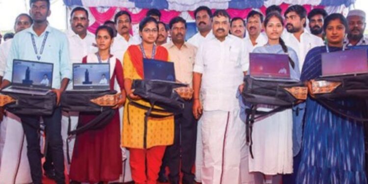 “கல்வியும் மருத்துவமுமே முதல்வரின் இரு கண்கள் உயர்கல்வியில் பெண்கள் முதலிடம்” ராஜகண்ணப்பன் பெருமிதம்!