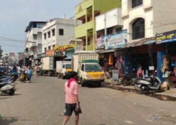 புத்தாநத்தம் ஊராட்சி பிரிப்புக்கு மக்கள் அமோக ஆதரவு வணிகர்கள் பங்கேற்காததால் கடையடைப்பு போராட்டம் தோல்வி