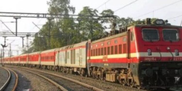 பெங்களூரு – சேலம் – கேரளா இடையே 3 சிறப்பு ரயில்கள் அறிவிப்பு – முன்பதிவு விறுவிறுப்பு