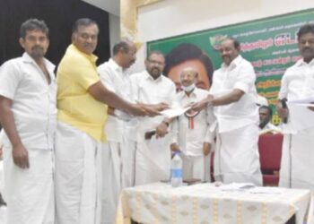 அ.தி.மு.க. தேர்தல் அறிக்கையில் அருப்புக்கோட்டை கோரிக்கைகள் நத்தம் விசுவநாதனிடம் மனு!