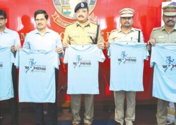 கோவையில் பிப்ரவரி 22-ல் ஜெம் அறக்கட்டளையின் பிரம்மாண்ட மகளிர் மாரத்தான் லோகோவை வெளியிட்டார் மாநகர ஆணையர்