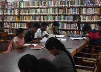 அறிவகம் காக்க வரும் புதிய அதிகாரிகள்… 32 மாவட்ட நூலக அலுவலர் பணியிடங்களை விரைந்து நிரப்ப உயர் நீதிமன்றம் பச்சைக்கொடி!