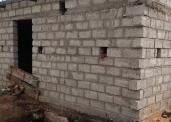 மாசடைந்த குடிநீர்: தேவாரம் பொட்டிப்புரம் இந்திரா காலனி அதிகாரிகள் மெத்தனத்தால் ஊர் காலி!