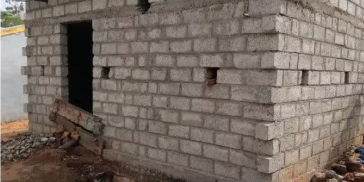 மாசடைந்த குடிநீர்: தேவாரம் பொட்டிப்புரம் இந்திரா காலனி அதிகாரிகள் மெத்தனத்தால் ஊர் காலி!