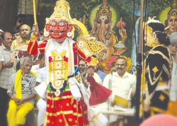 வைரஸ் நோய்களை விரட்டும் விசித்திர வழிபாடு: விடிய விடிய பிரகலாதன் சரித்திர இரணிய நாடகம்