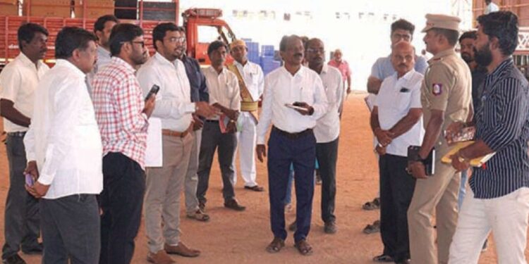 திண்டுக்கல்லில் முதல்வர் பங்கேற்கும் விழா வேலு நாச்சியார் வளாகத்தில் மாவட்ட ஆட்சியர் மற்றும் எஸ்.பி. நேரடி ஆய்வு!