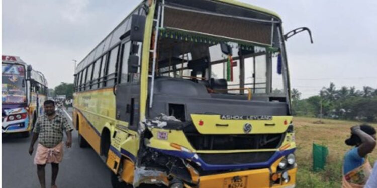 துறையூர் அருகே அரசு பேருந்து – கார் நேருக்கு நேர் மோதி பயங்கர விபத்து