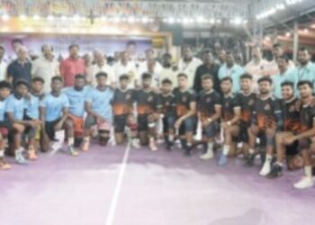 ஒட்டன்சத்திரத்தில் கோலாகலமான அகில இந்திய கபடிப் போட்டி மோதும் 600-க்கும் மேற்பட்ட வீரர்கள்!