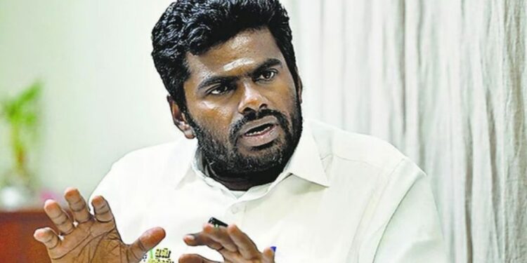 ஜல்லிக்கட்டு வீரர்கள் குறித்த முதல்வரின் அறிவிப்பு வெறும் ஏமாற்று வேலை என அண்ணாமலை காட்டம்.