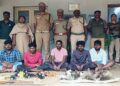 தேசியப் பறவைக்கு குறிவைத்த 5 வேட்டைக்காரர்களைக் கூண்டில் அடைத்த வளநாடு போலீஸ்!