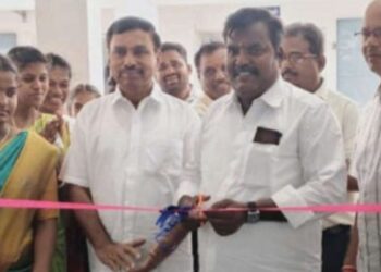 “வாசிப்போம் யோசிப்போம்”: துறையூர் அரசு கல்லூரியில் தேசிய புத்தகத் திருவிழா