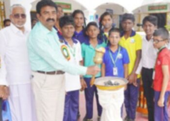 அருப்புக்கோட்டை கிரீன் விஸ்டம் பள்ளியில் 12-வது ஆண்டு விளையாட்டு விழா மாணவர்களுக்குப் பரிசுகள்!