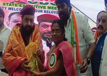 சத்தியமூர்த்தி பவனில் காங்கிரஸ் ஓபிசி அணி செயற்குழு: பழனி மற்றும் மடத்துக்குளம் தொகுதிகளுக்கு விருப்ப மனு அளித்தார் பழனி சாயிராபானு