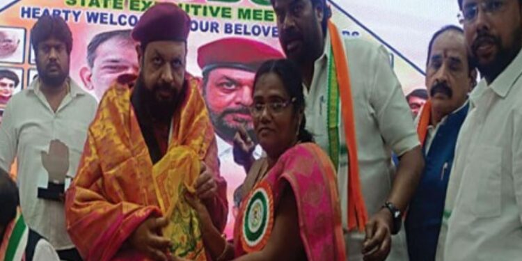 சத்தியமூர்த்தி பவனில் காங்கிரஸ் ஓபிசி அணி செயற்குழு: பழனி மற்றும் மடத்துக்குளம் தொகுதிகளுக்கு விருப்ப மனு அளித்தார் பழனி சாயிராபானு