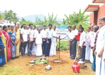 ஜோதிபுரத்தில் ரூ.10 லட்சத்தில் புதிய ரேஷன் கடை: ஐடிசி நிறுவன நிதியுதவியுடன் எம்.எல்.ஏ ஏ.கே.செல்வராஜ் அடிக்கல் நாட்டினார்