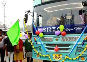 மூணாறில் சுற்றுலாப் பயணிகளைக் கவரும் வகையில் ‘ராயல் வியூ’ டபுள் டெக்கர் பேருந்து சேவை தொடக்கம்!