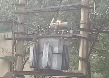 தேவகோட்டையில் சப்-கலெக்டர் அலுவலகம் அருகே டிரான்ஸ்பார்மர் வெடித்துச் சிதறியதால் பரபரப்பு!