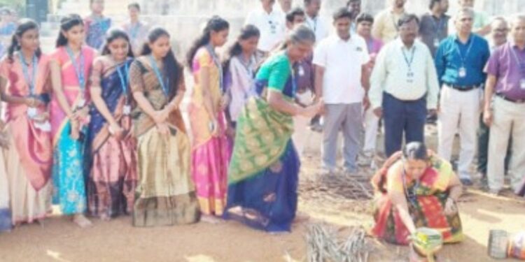 நேஷனல் பொறியியல் கல்லூரியில் சங்கத்தமிழர் வீரக்கலைகளுடன் பொங்கல் விழா