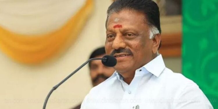 “எடப்பாடி பழனிசாமி டெல்லி சென்றது உலக அதிசயமா?” – முன்னாள் முதல்வர் ஓபிஎஸ் கிண்டல்!