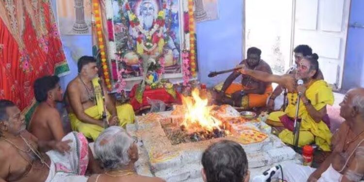 உலக நன்மைக்காகச் சோழவந்தான் வேத பாடசாலையில் மகா ஹோமம் சதுர்வேத பாராயணத்துடன் களைகட்டிய ஆன்மீக விழா!