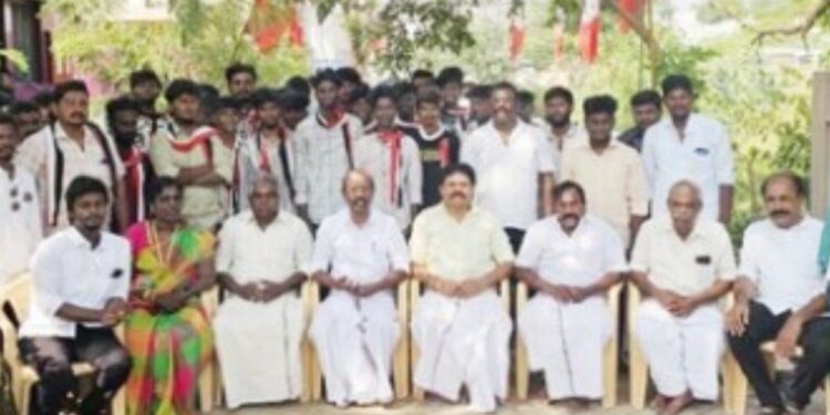 அருப்புக்கோட்டையில் மாற்று அமைப்புகளைச் சேர்ந்த 100-க்கும் மேற்பட்ட இளைஞர்கள் கட்சியில் இணைவு.