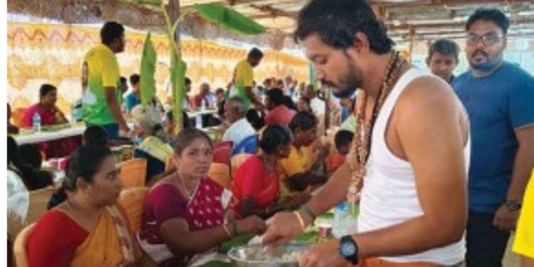 சதுரகிரி பாதையாத்திரை பக்தர்களுக்கு மகாராஜபுரத்தில் மாபெரும் அன்னதானம்