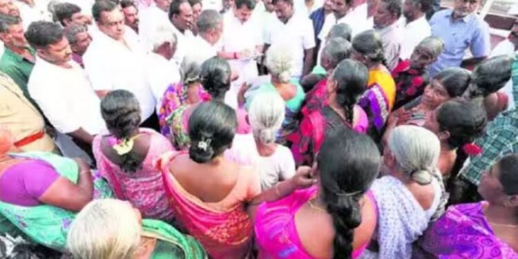 கரூர் அருகே 21 இடங்களில் செந்தில்பாலாஜி நேரில் மனுக்கள் ஏற்பு – குறைகளை விரைந்து களைய உறுதி!