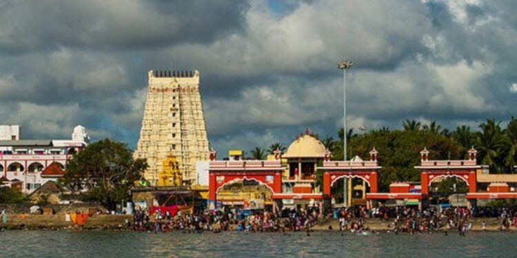 ராமேஸ்வரம் கோவில் உண்டியல் எண்ணும் பணியில் திருட்டு ஏற்கனவே புகாரில் சிக்கிய தூய்மைப் பணியாளர் தப்பியோட்டம்