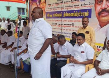 “டயர் வெடித்தது எச்சரிக்கை மணி”: 2027-ல் ரூ.5000 பொங்கல் பரிசு உறுதி ஆர்.பி. உதயகுமார் அதிரடி!