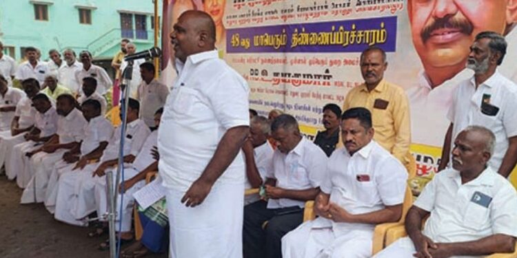 “டயர் வெடித்தது எச்சரிக்கை மணி”: 2027-ல் ரூ.5000 பொங்கல் பரிசு உறுதி ஆர்.பி. உதயகுமார் அதிரடி!