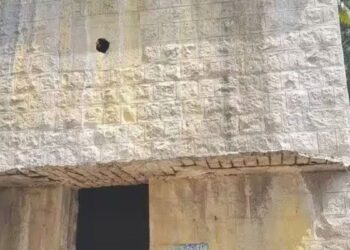 திருவேடகத்தில் ‘மரணக் குழியாக’ மாறிய பாழடைந்த மேல்நிலை நீர்த்தொட்டி சமூக விரோதிகளின் கூடாரத்தால் பொதுமக்கள் அச்சம்!