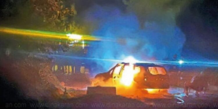 கல்லட்டி மலைப்பாதையில் கார் தீப்பிடித்து எரிந்து சாம்பல்: ஓட்டுநரின் சாமர்த்தியத்தால் சுற்றுலா பயணிகள் உயிர் தப்பினர்