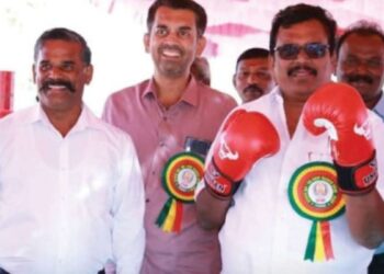 கம்பத்தில் மாநில அளவிலான குத்துச்சண்டை போட்டித் தொடக்கம்: வீரர்களை உற்சாகப்படுத்திப் போட்டியைத் தொடங்கி வைத்தார் தங்க தமிழ்ச்செல்வன் எம்பி