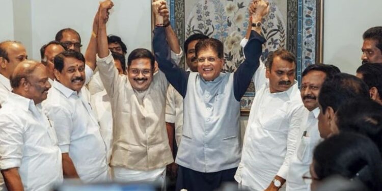 “குக்கர் சின்னம் காவி நிறமாக மாறுகிறதா?”: அதிமுக – பாஜக கூட்டணியில் ஐக்கியமான டிடிவி.தினகரன்